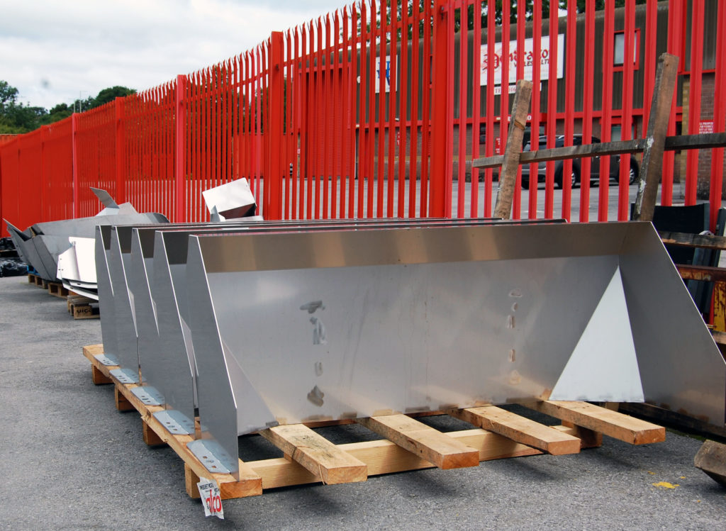 High capacity stainless chutes