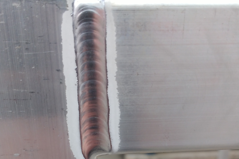 How to weld Welding seal on an aluminium trolley
